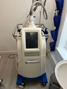 CoolSculpting system and applicators